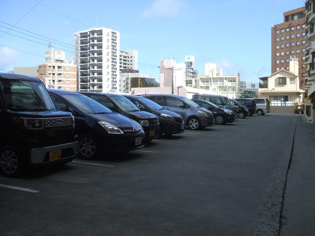 דירות נאהא Weekly Harbourview Mansion Main Building מראה חיצוני תמונה